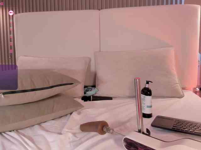 annie-clarkson webcam