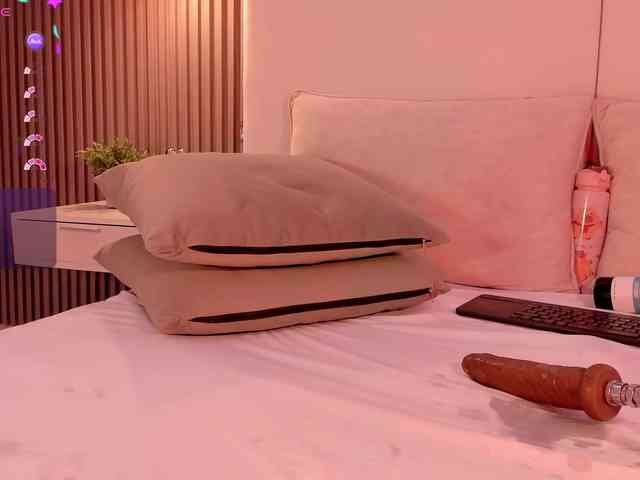 annie-clarkson webcam