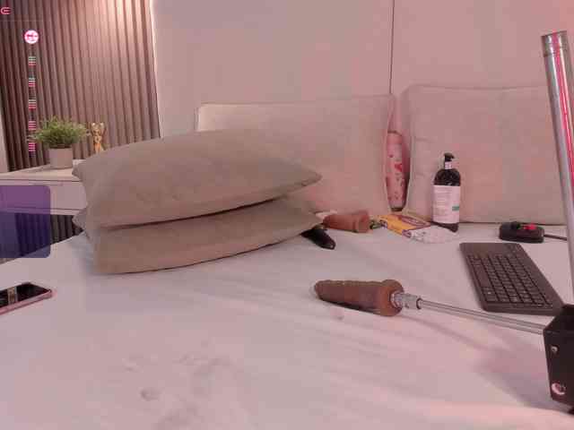 annie-clarkson webcam