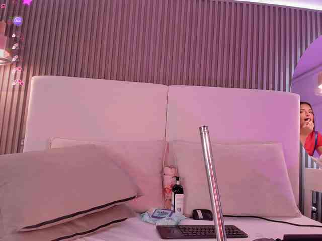 annie-clarkson webcam