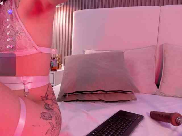 annie-clarkson webcam