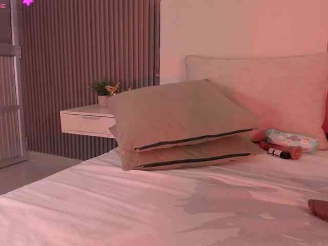 annie-clarkson webcam