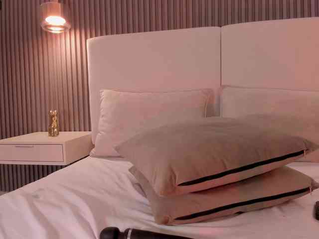 annie-clarkson webcam