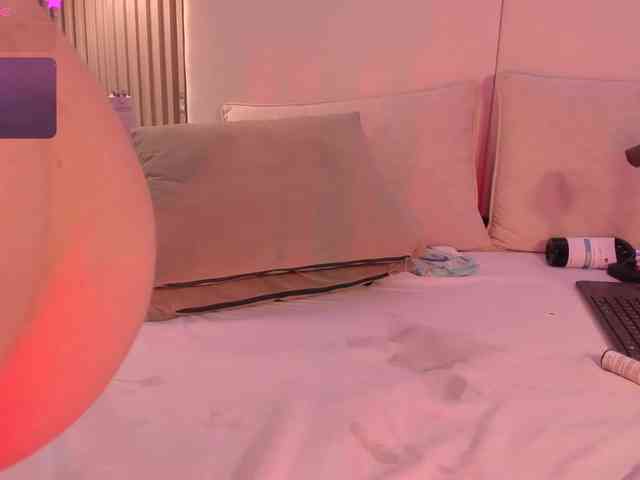 annie-clarkson webcam