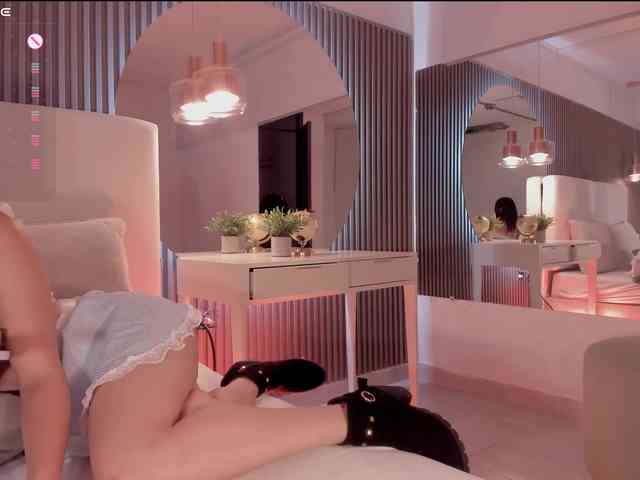 annie-clarkson webcam