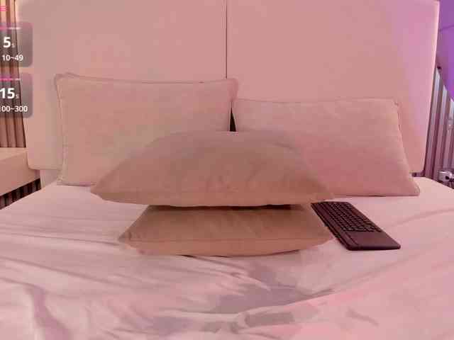 annie-clarkson webcam