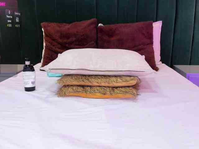 annie-clarkson webcam