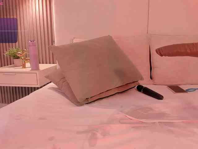 annie-clarkson webcam