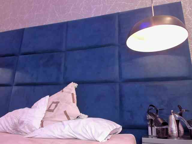 LindaSelena webcam
