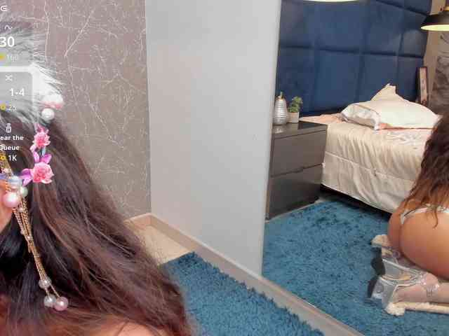 LindaSelena webcam