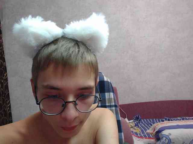 Kot Ochkarik (18, White Cam Boy) performing ass fucking.