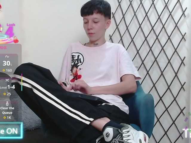 LiamBrown09's BongaCams show and profile