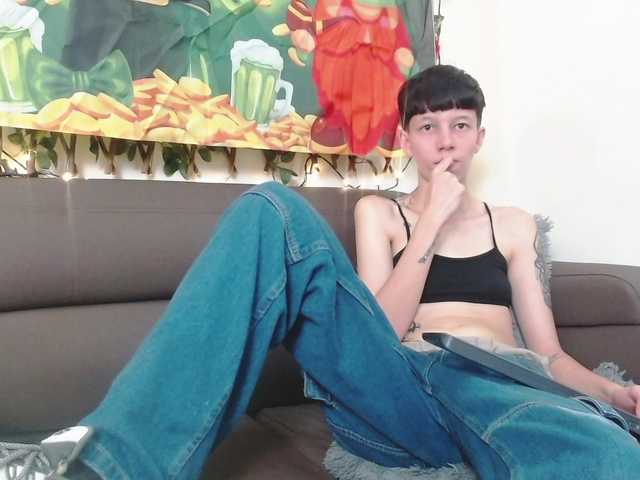 LiamBrown09's BongaCams show and profile