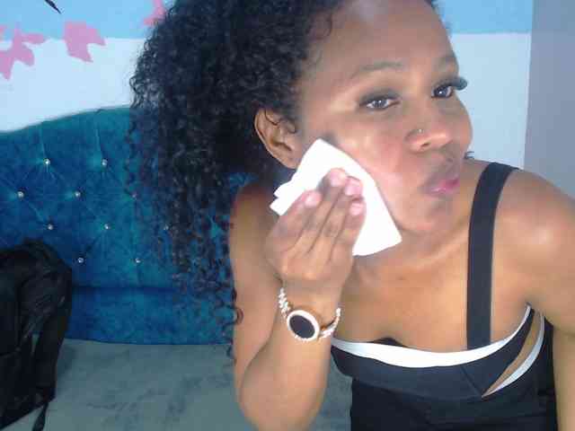 NahomiLips Live Webcam on BongaCams