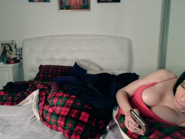 0-CRAZYCUPLE-0's BongaCams show and profile