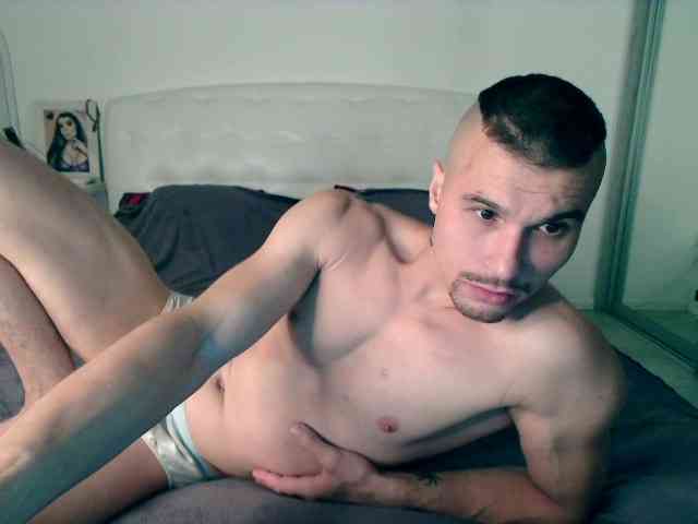 0-CRAZYCUPLE-0 webcam