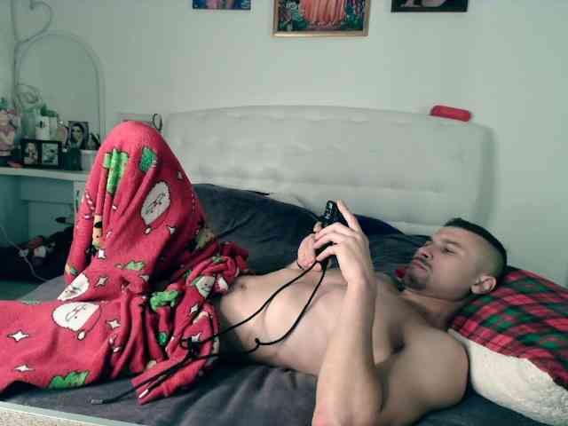 0-CRAZYCUPLE-0 webcam
