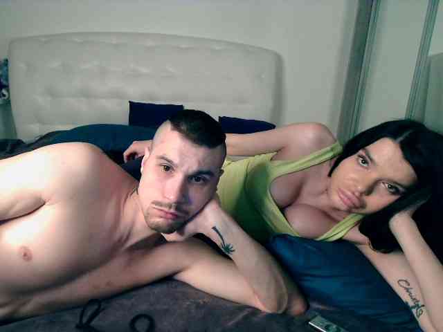 0-CRAZYCUPLE-0 webcam