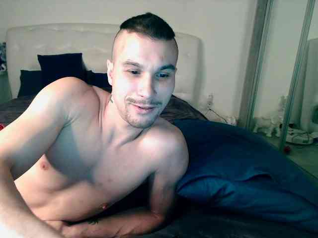 0-CRAZYCUPLE-0 webcam