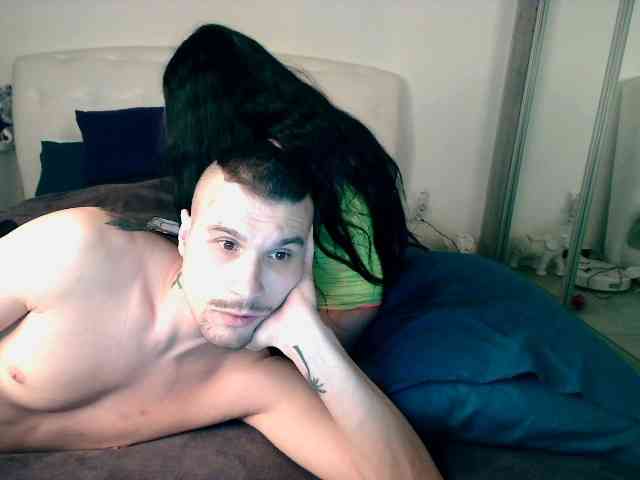 0-CRAZYCUPLE-0 webcam