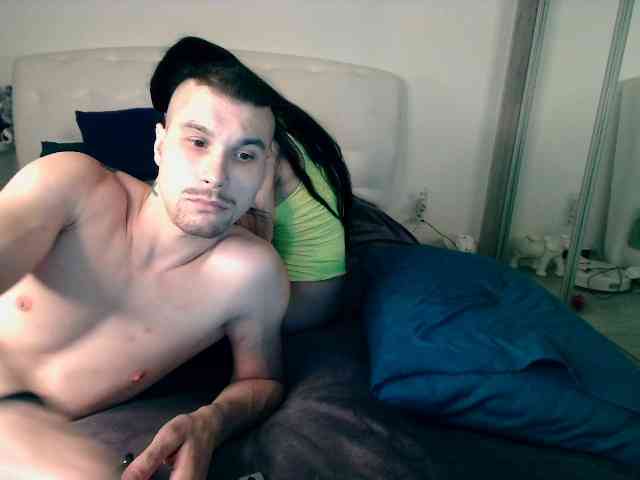 0-CRAZYCUPLE-0 webcam