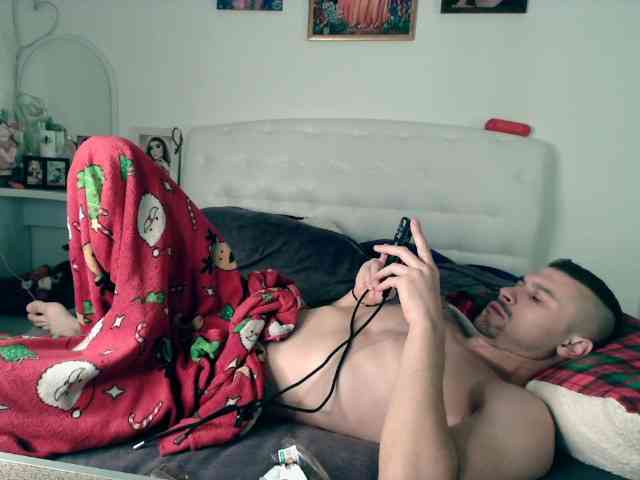 0-CRAZYCUPLE-0 webcam