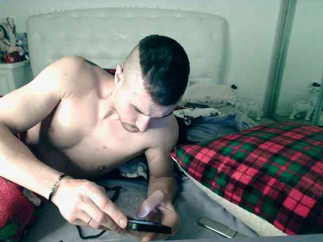 0-CRAZYCUPLE-0 webcam