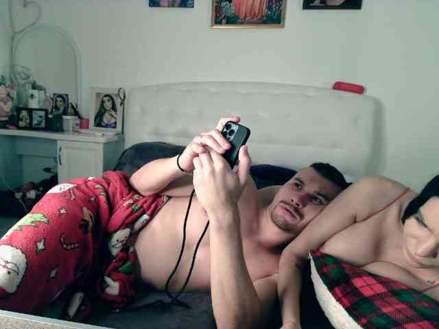 0-CRAZYCUPLE-0 webcam
