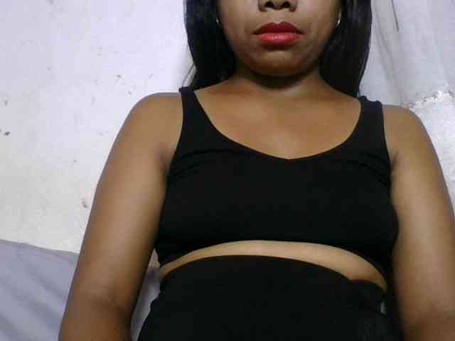 Taniah Live Webcam on BongaCams