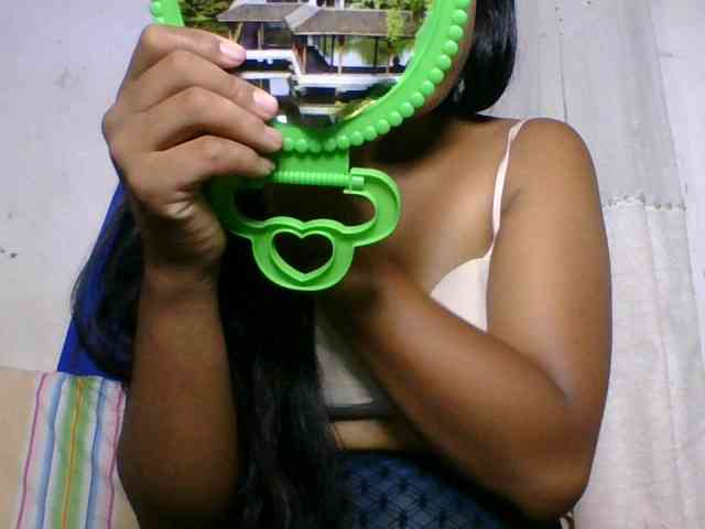 Taniah webcam