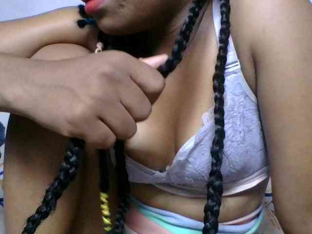 Taniah webcam