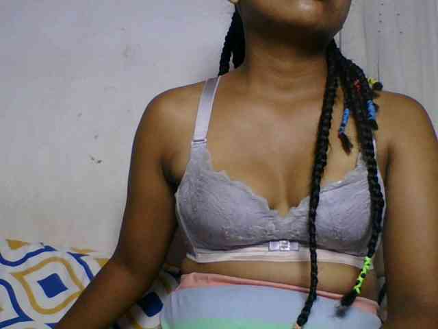 Taniah webcam