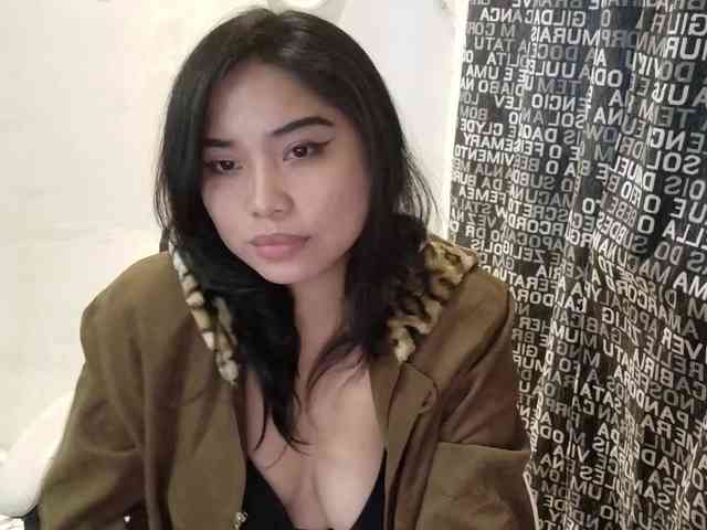 Meomi25 webcam
