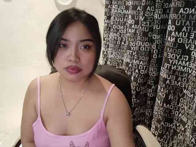 Meomi25 bongacams