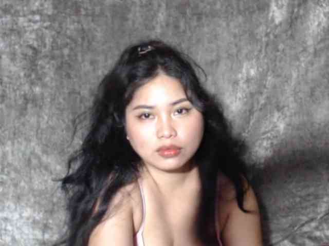 Meomi25 Live Webcam on BongaCams