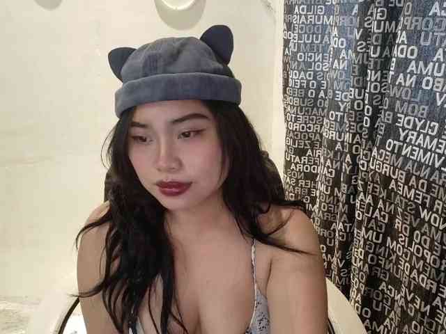 Meomi25 webcam