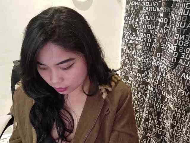 Meomi25 webcam