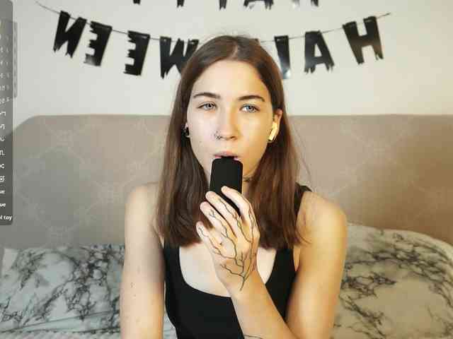 Sun-and-Luna Live Webcam on BongaCams