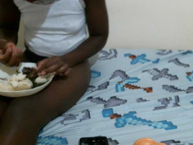 Cute-nina webcam bongacams model stream image