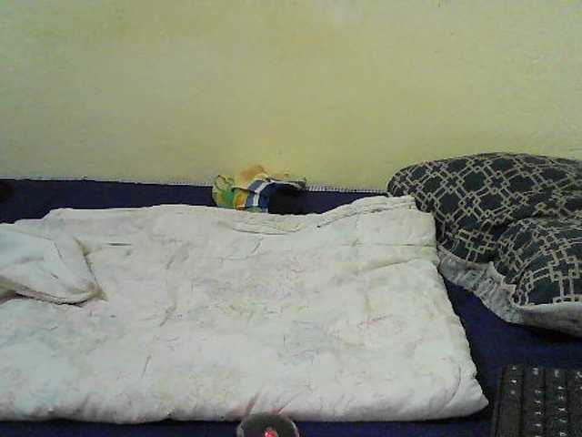 le modèle cute-nina est en webcam porno dans un show sur le site bongacams, il possède les tags suivants: Ebony,Brunette,Trimmed