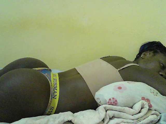 le modèle cute-nina est en webcam porno dans un show sur le site bongacams, il possède les tags suivants: Ebony,Brunette,Trimmed