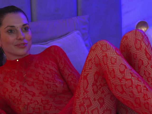 EllyLynn's BongaCams show and profile