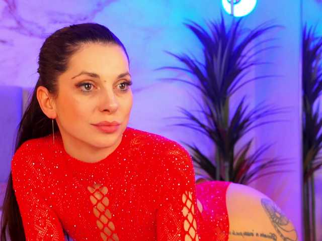 EllyLynn's BongaCams show and profile