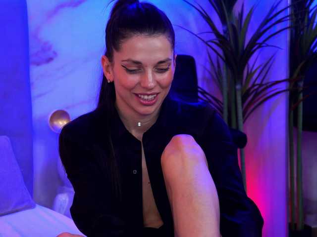 EllyLynn's BongaCams show and profile