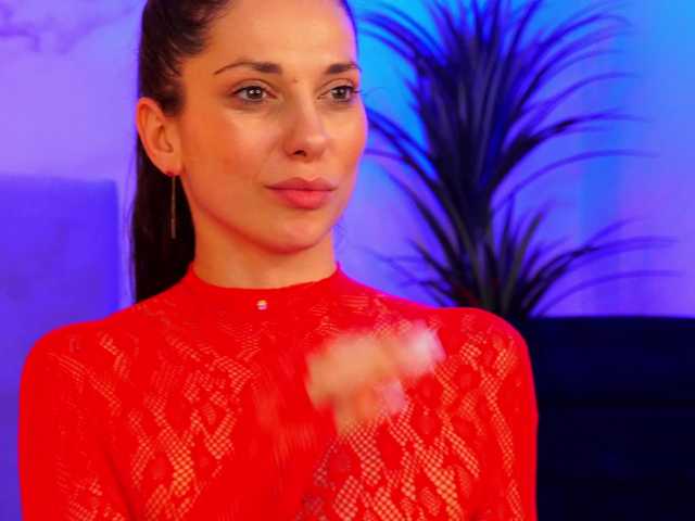 EllyLynn's BongaCams show and profile