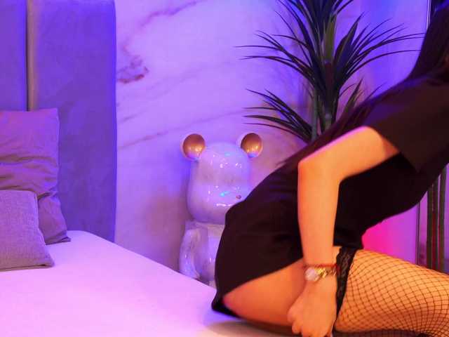 EllyLynn's BongaCams show and profile