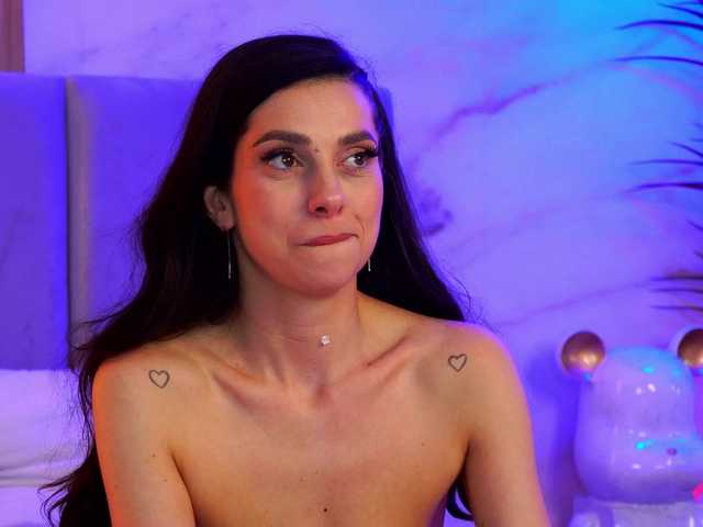 EllyLynn's BongaCams show and profile