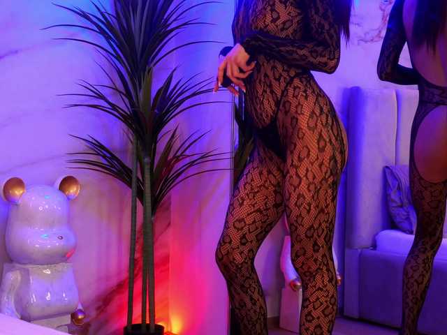 EllyLynn's BongaCams show and profile