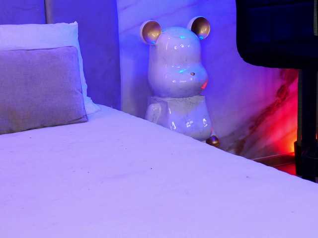 EllyLynn's BongaCams show and profile