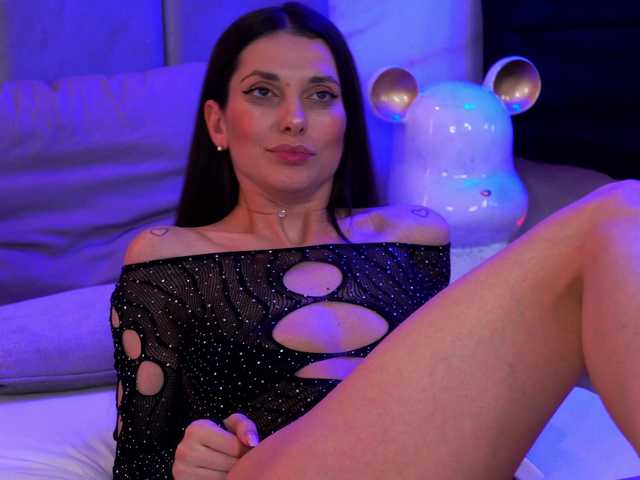 EllyLynn's BongaCams show and profile